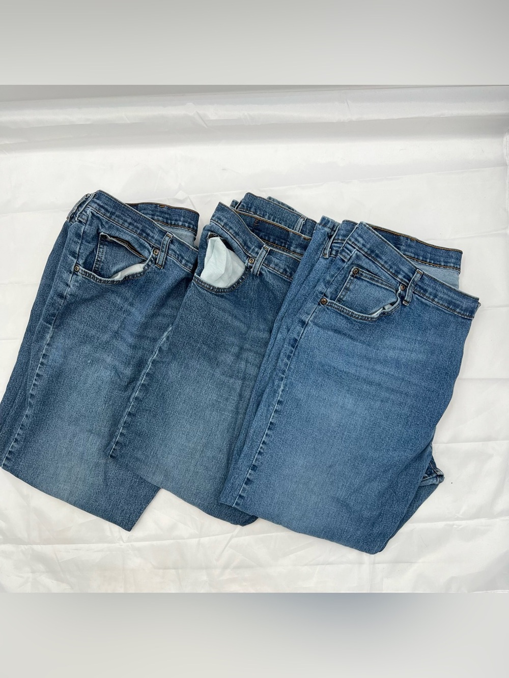J042 Wrangler lot 3 42X30 Men's Blue Denim Jeans